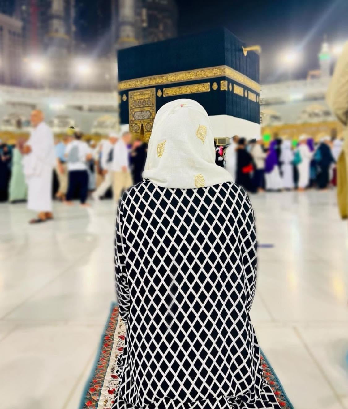 HAJJ & UMRAH ABAYAS