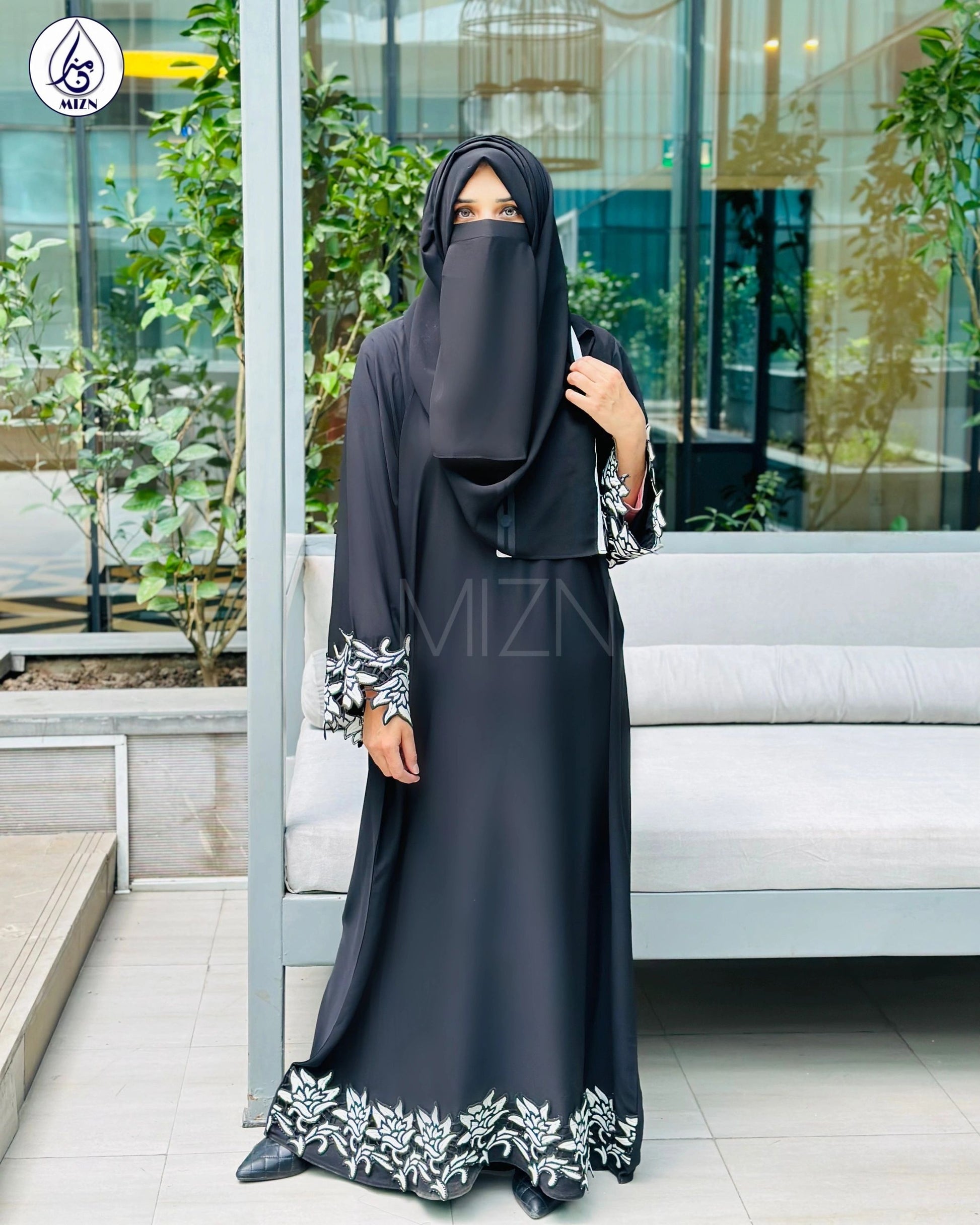 ONYX ABAYA