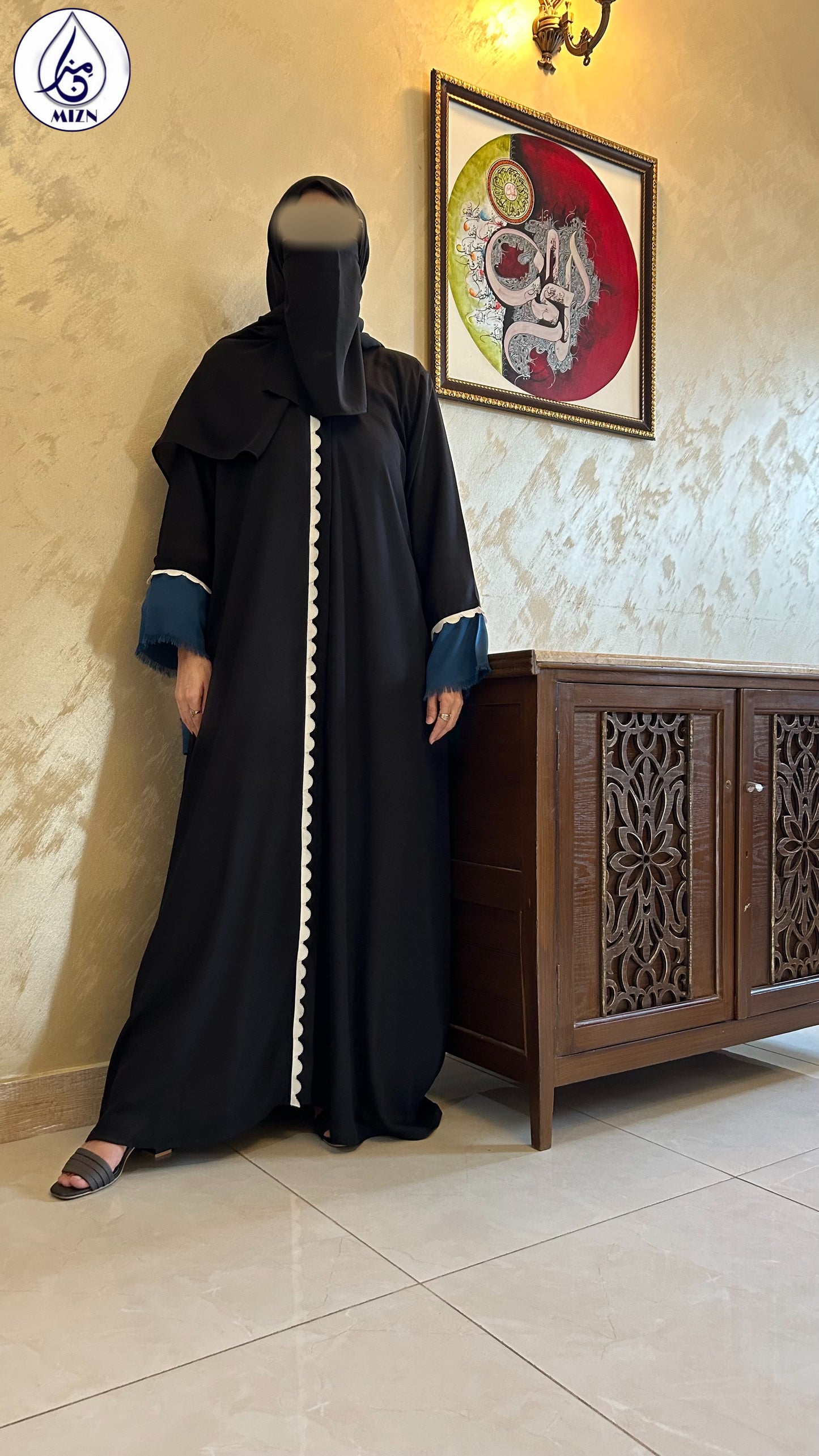 ASWAD ABAYA